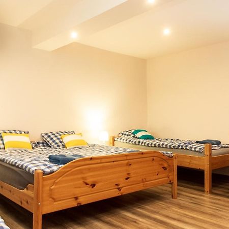 Апартаменты Olivia Apartman Шарошпатак Экстерьер фото