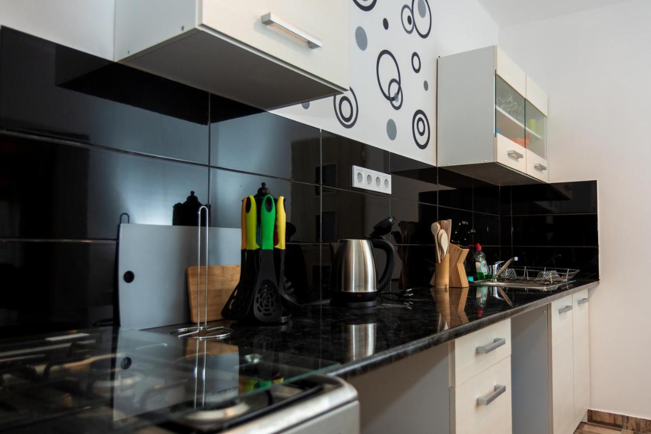 Апартаменты Olivia Apartman Шарошпатак Экстерьер фото