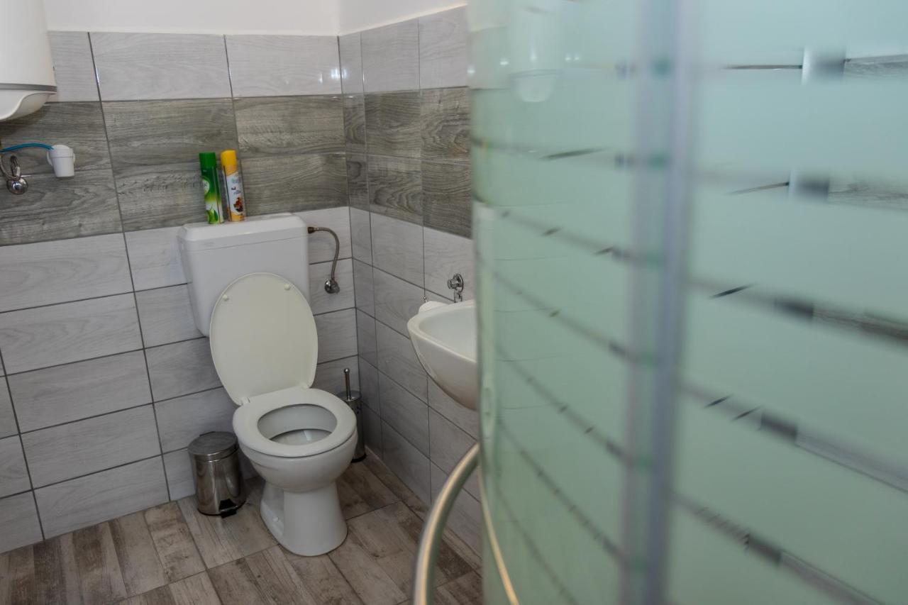 Апартаменты Olivia Apartman Шарошпатак Экстерьер фото